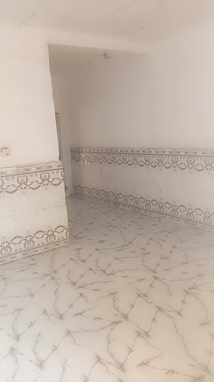 بيت زراعي بالاسكان الصناعي للبيع اومراوس 100مترامامي بنزله الثانيه ***********
