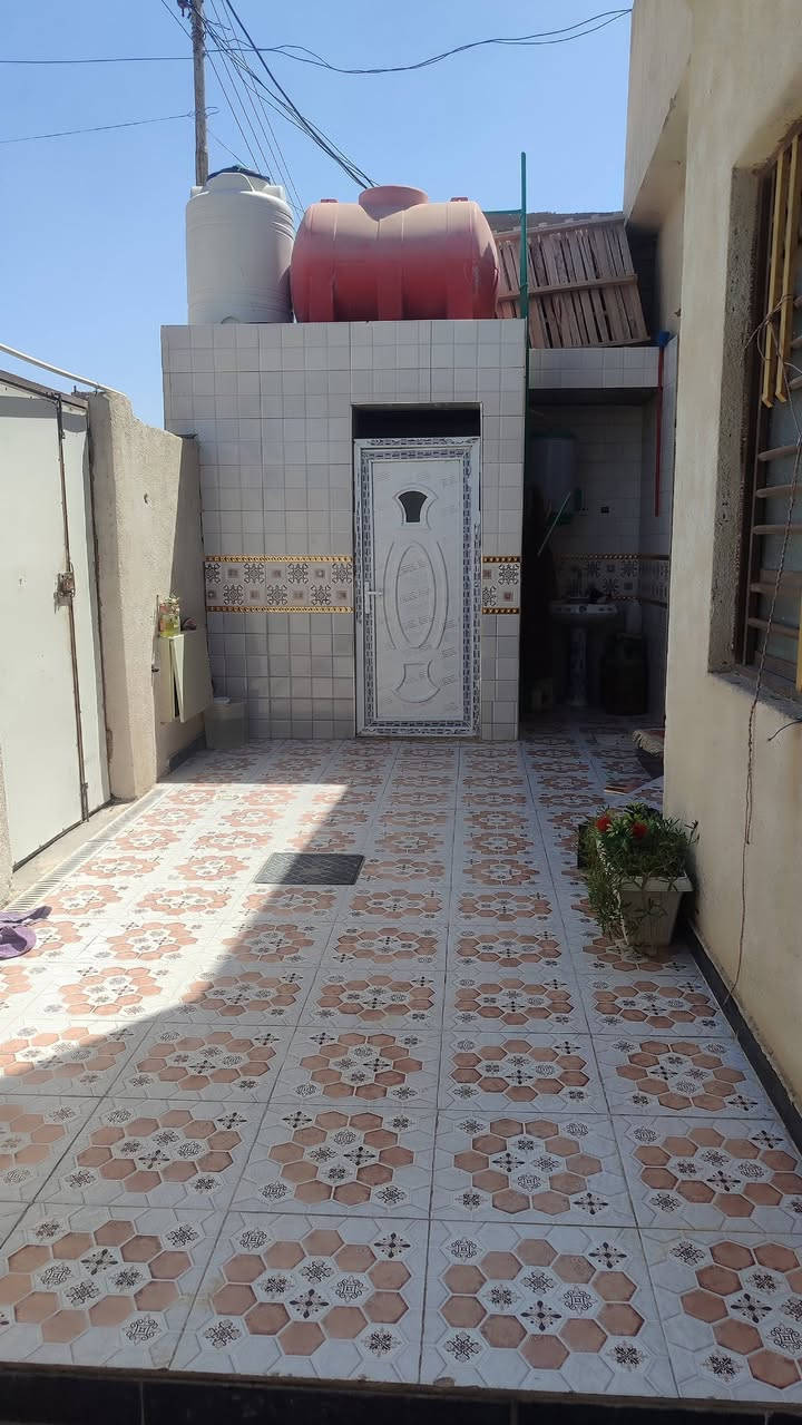 #اسعد_الله_اوقاتكم_بكل_خير⁉️👋
دار سكن للبيع 🏠🏠 

#المساحة::200متر

#العنوان:: البصرة أبو الخصيب طريق سيد حامد خلف معمل ابلوك الشيخ 

#جنس_العقار::وقف سني مسجل 

#يحتوي:: البيت على غرفتين٢ منام كبار +(مشتمل طابق ثاني غرفه ومطبخ وصاله وحمامات)

وديوانية 
ومطبخ وصالة 
وصحيات خارجيه
وحمامين داخليات

بناء بلوك 
شارع 15م 

جميع الخدمات متوفرة ماء كهرباء  نت كلشي قريب على 
#السعر((80مليون وبي مجال))
#اللاستفسار:: إلا تصال على الهاتف ☎️📞 
☎️((***********))☎️
