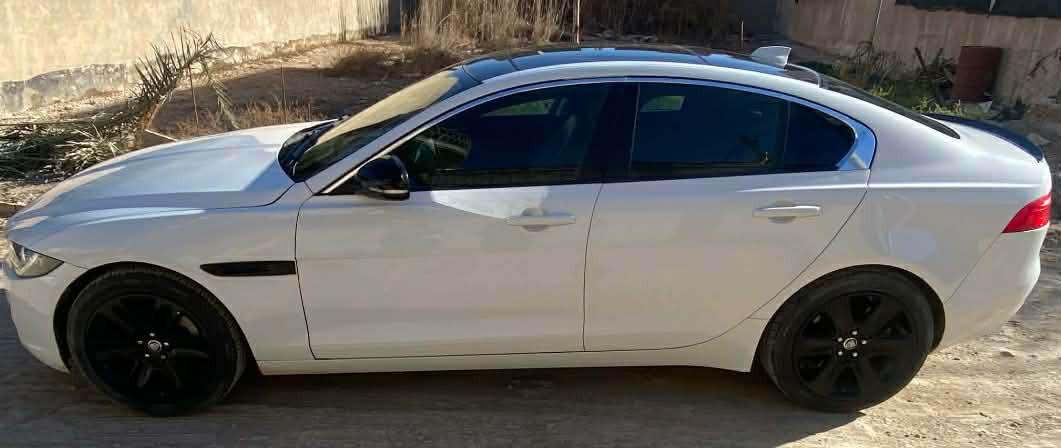 ⚠️السلام عليكم⚠️
🔱للبيع جاكوار XE موديل 2017 بيضاء اللون🔱
قمة الفخامة و الاداء الرياضي
فول مواصفات
🔅بانوراما 
🔅تشغيل بصمة
🔅كير ماوس
🔅كشنات جلد اسود كهرباء
🔅جنطة كهرباء
محرك 2000 تيربو - 4 سلندر 
فحص مروري و هزة مجددة نهاية 2026
السنوية مجددة نهاية 2030 
رقم اربيل تحويل مباشر 
السيارة باسمي 
⚜️مكان السيارة: بابل/ حلة/ شارع ٦٠⚜️ 
*********** حلة, بابل
