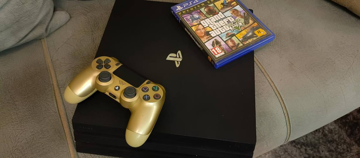 PS4pro
مستعمل اخو الجديد 
ذاكره 1TB 
مع جويستك 
وقرصين العاب 
فيفه 2018 
وGTA5 
والسعر 275 وبي مجال 
للشراي العنوان البصره 
للتواصل واتساب 
***********

