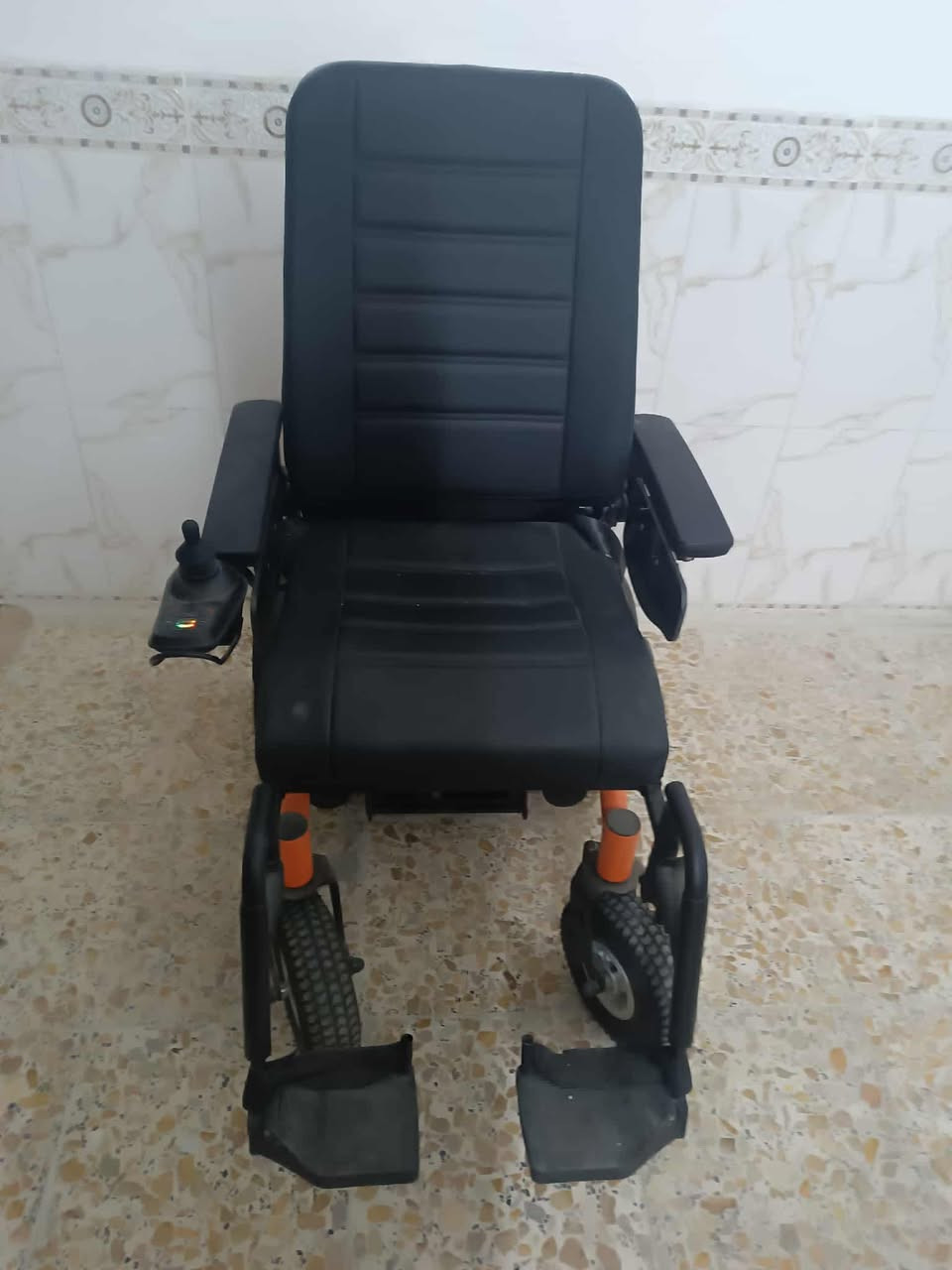 السلام عليكم عربانه كهربائيه شحن السعر 450وبيه مجال وهذا رقمي ***********
