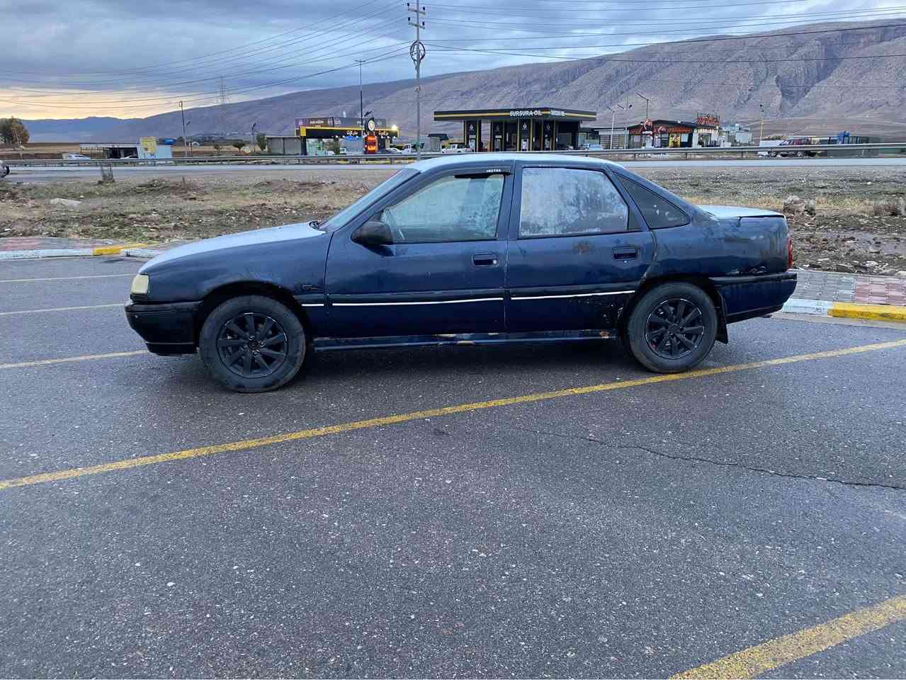 فیکترا مۆدیل١٩٩٢ سعر 18 وەرەقە 
 مەکینە ١٦ قایش پان
ئارم پلاستیک سلیمانی بە شەرت ئەولیات 
گیر ومەکینە بە شەرتە 
جوار تایە نوئ 
کارەبای گەرمی هەمو مەزبوتە
بی تەقە رەقەیە 
شوین نزیک شەقلاوە 
*********** شقلاوة, أربيل
