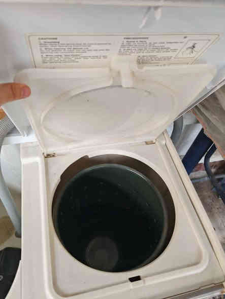 غسالة ناشيونال حوضين اصليه شغاله كل شي اصلي بيها مع مواد احتياطية نظيفة جدا ماطورات بلادية السعر 100 
بغداد بلديات قرب الامن العامة ماعندي توصيل  *********** بغداد
