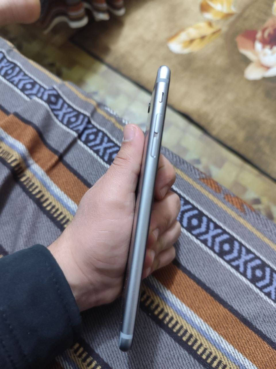 السلام عليكم 
آيفون 6 للبيع الذاكرة 16
مبدل بطارية فقط 
الجهاز نضيف 
السعر 75 وبي مجال 
للاستفسار الاتصال على الرقم التالي ***********
