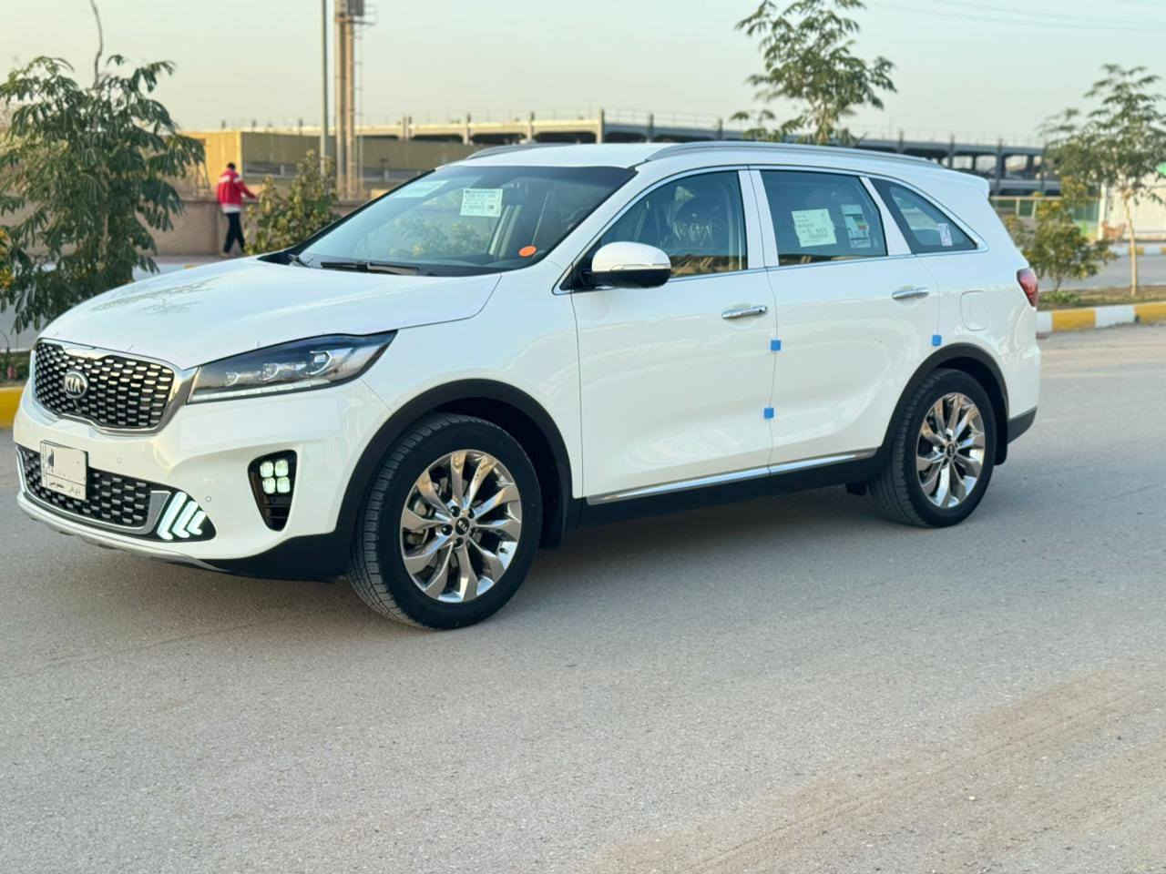 السلام عليكم 
كيا سورنتو 2019  خليجي كفالة عامة من الضربه والتبديل والصبغ 
رقم ذي قار مشروع وطني
فول مواصفات ١/١  قمارة حديد : 
محرك 6 سلندر ، 7 راكب ، اربع كامرات محيطيه، سايد بريك بصمه ، شاحن واير لس ، بصمه تشغيل ، بصمه ابواب ، جنطة كهرباء ، تحكم استيرن ، كشنات جلد ، ثلاث قطع تبريد ، كشن كهرباء ،  علامه ترحيبsorento  ، مرايات شفط ، إشارة بالمرايه ، يدات نيكل بلاد ، 
ويل كب 19 كروم ، دبل شباك نيكل ، حاجب لايت ، بكلايت لد ، حساس خلفي امامي ،  دبل بصمه ، بردات خلفيه ، لون الداخل قرميدي ، مانع انزلاق ، ثلاث انظمه للقياده ماشيه 130 ألف 
السيارة جديدة وجاهزة على وضع الشركة 
السعر 265 وبيه مجال بسيط 
مكان السيارة ناصريه مركز للاستفسار الاتصال على ***********
