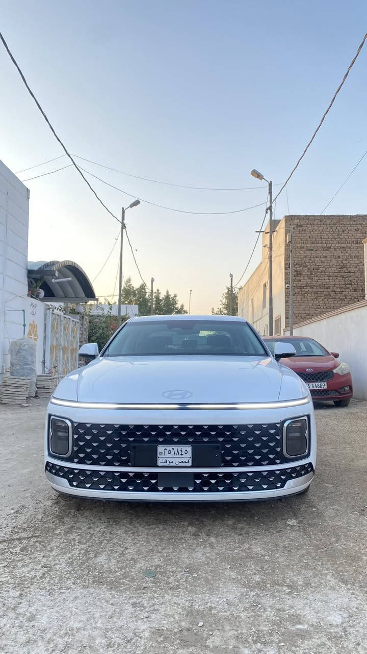 سعر كلش مناسب لان متوازي ع بيعتها 
كراندر ازيرا 2024 غاز 6 سلندر بدون رقم منفيس بسمي ماشية 42 اصل حقيقي         
      السعر 187 
قطعتين صبغ بين البابتين فقط وبيه دحجه خلفيه بدون صبغ فقط تكحيل صور الحادث خاص او واتساب 
مكاني ديوانية مركز المدينة 
***********
