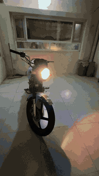 السلام عليكم
عندي دراجه سولنك موديل 24 ممشاها كدامكم 
المكينه مكفوله ما مفتوحه 
دشبول لمس 
كهربائيات كامله 
اوراق موجوده 
بس نقص بريك الامامي 
سعرها 750 وبيها مجال 
رقمي وتساب
***********
