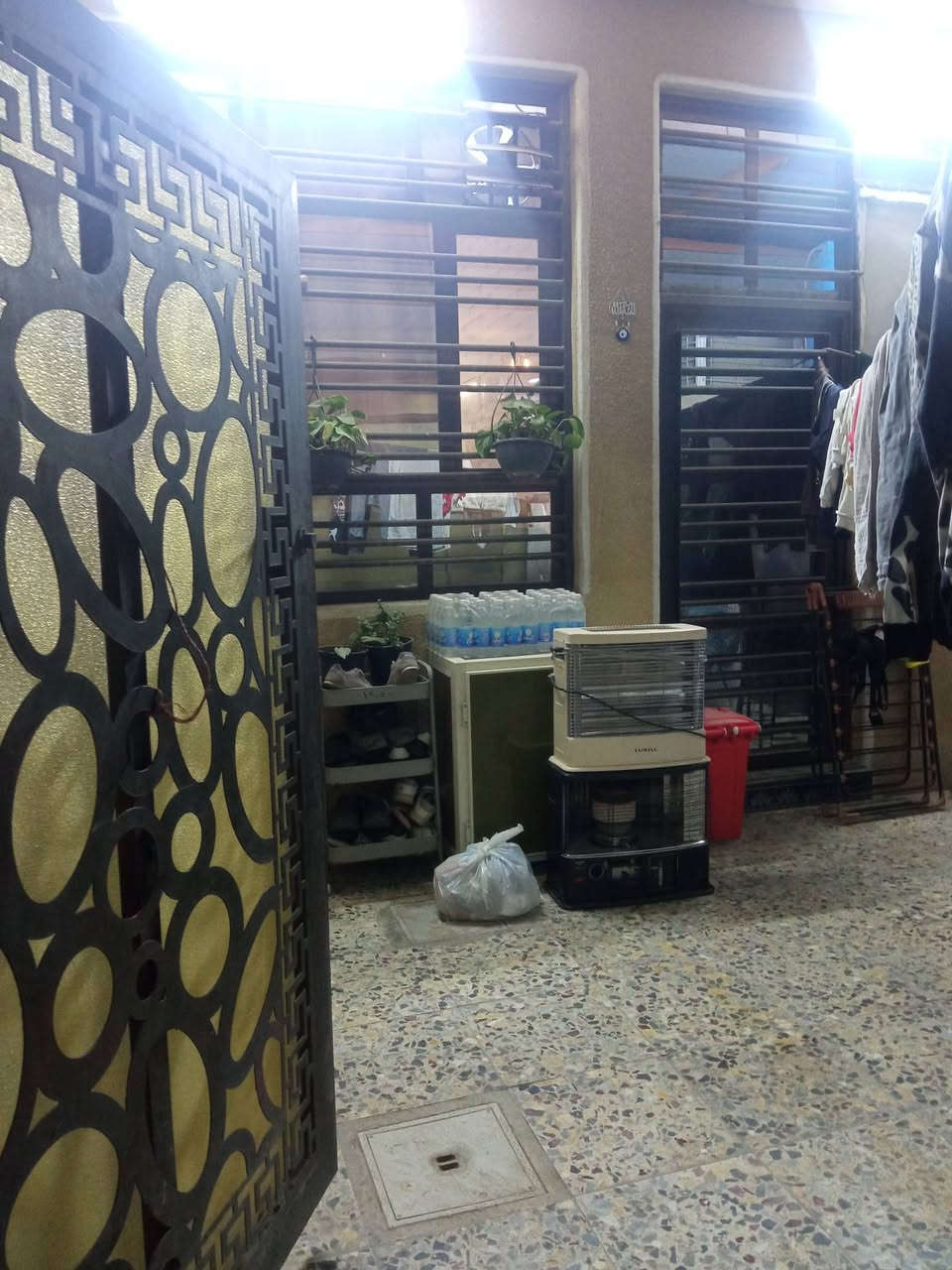 السلام عليكم بيت طابق واحد مساحة 100متر واجهة 6 او ربع ونزال 16 السعر 85 مليون ***********
