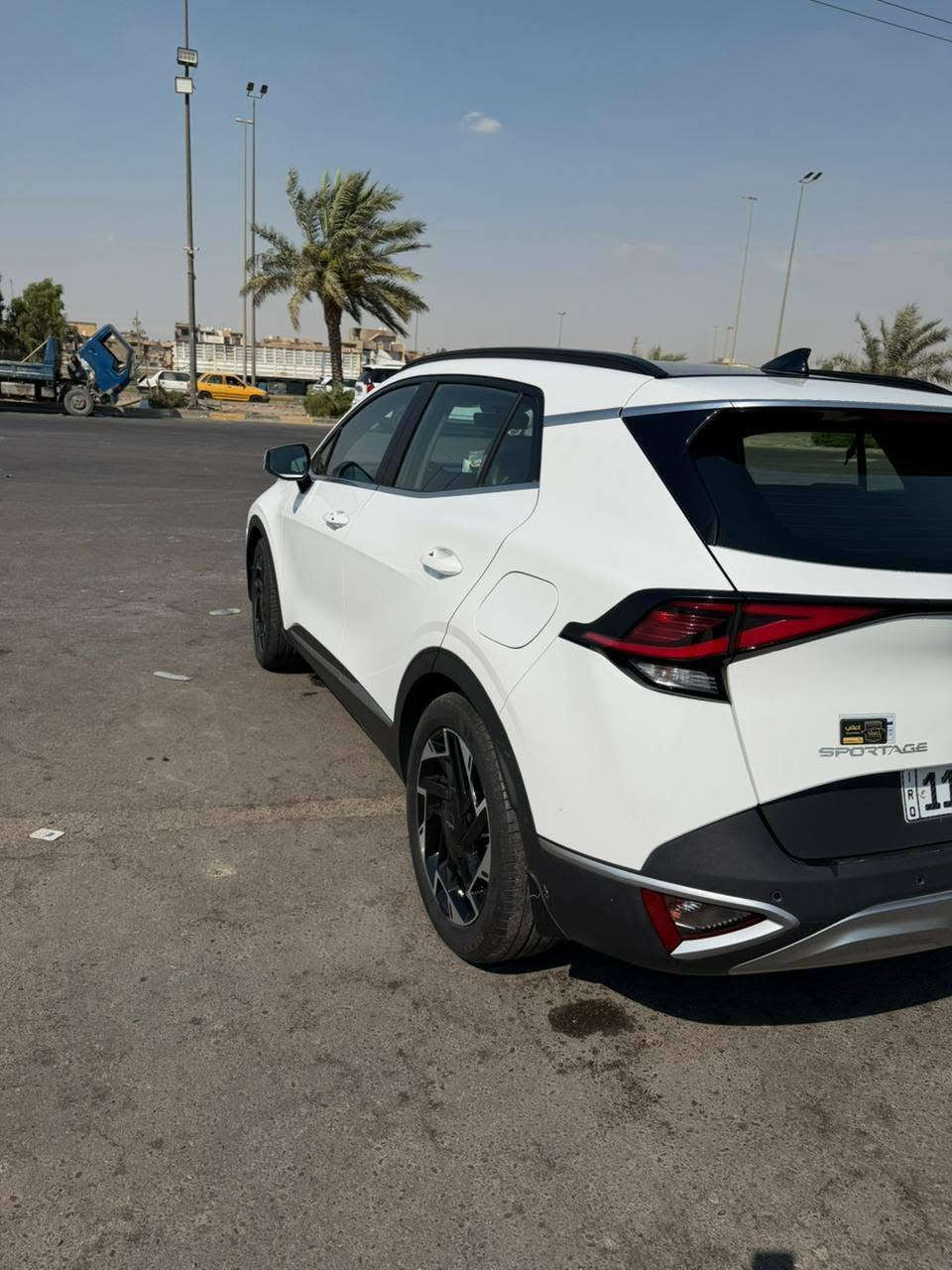 للبيع فقط كيا سبورتج موديل 2025 وارد خليجي وكاله فئة X-Line  فول مواصفات
ماشيه 12 الف كم و قابل للزياده
مواصفات السياره 
كامره / حساسات امامي خلفي / رادار / نقاط عمياء بلمرايه / بنوراما/ كشنات كهرباء / صندوق كهرباء / وضعيات قياده / تبريد خلفي / كشنات تدفئة/ تدفئة سترين / تشغيل عن بعد / و بعد بيها هواي مواصفات 
السعر 215 ورقه 
العنوان بغداد الكراده 
الرقم ***********
