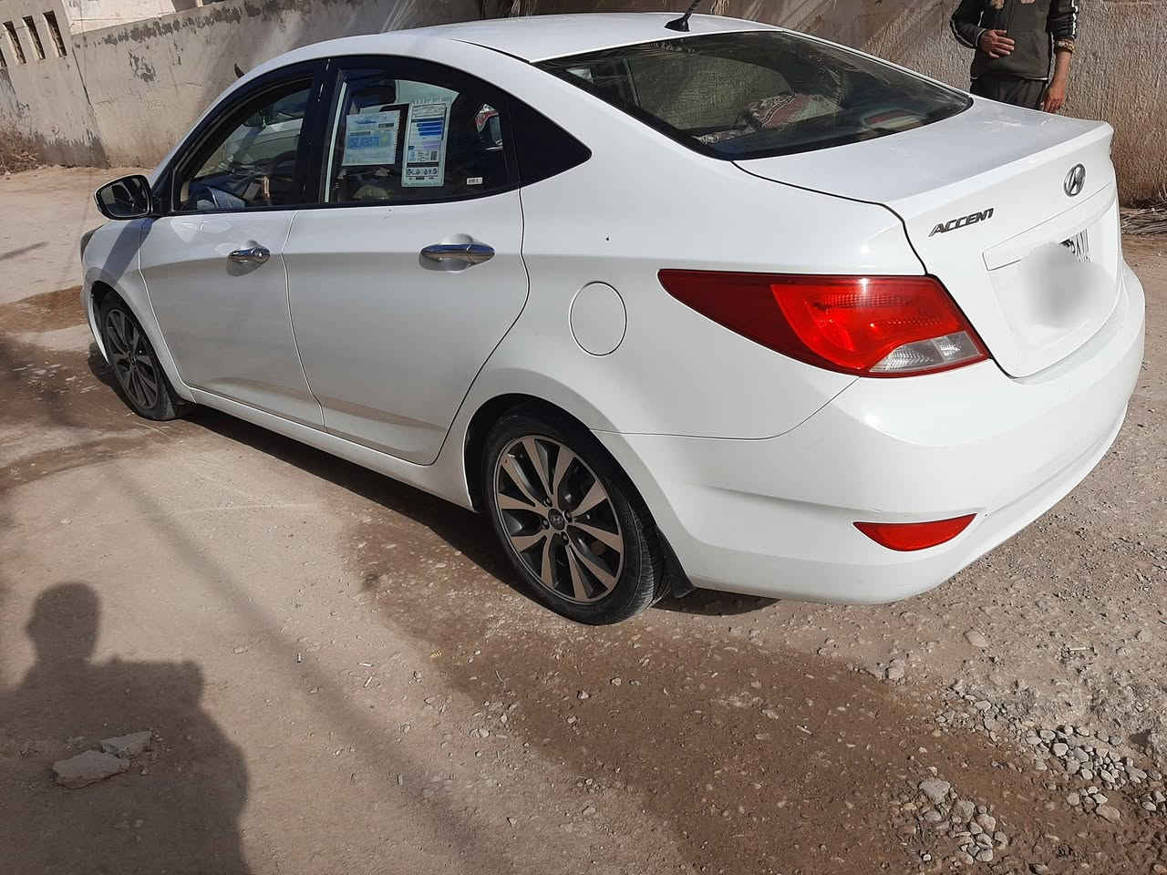 للبيع ٠٠٠ أكسنت خليجي ٢٠١٦ قادسيه استخدام شخصي مواصفات فول محرك ١٦٠٠ بدون فتح شركه ٠٠ فتحه ٠٠ خمسه ويل كب٠٠بريك اربعه دسك ٠٠ كامره٠٠ تحكم ٠٠ تبريد شغال ٠٠ماشيه ١٤٠ بدون صبغ او تبديل فقط نصف الدوس صبغ السعر ١١٧ $ مع المجال الديوانيه ام الخيل ***********
