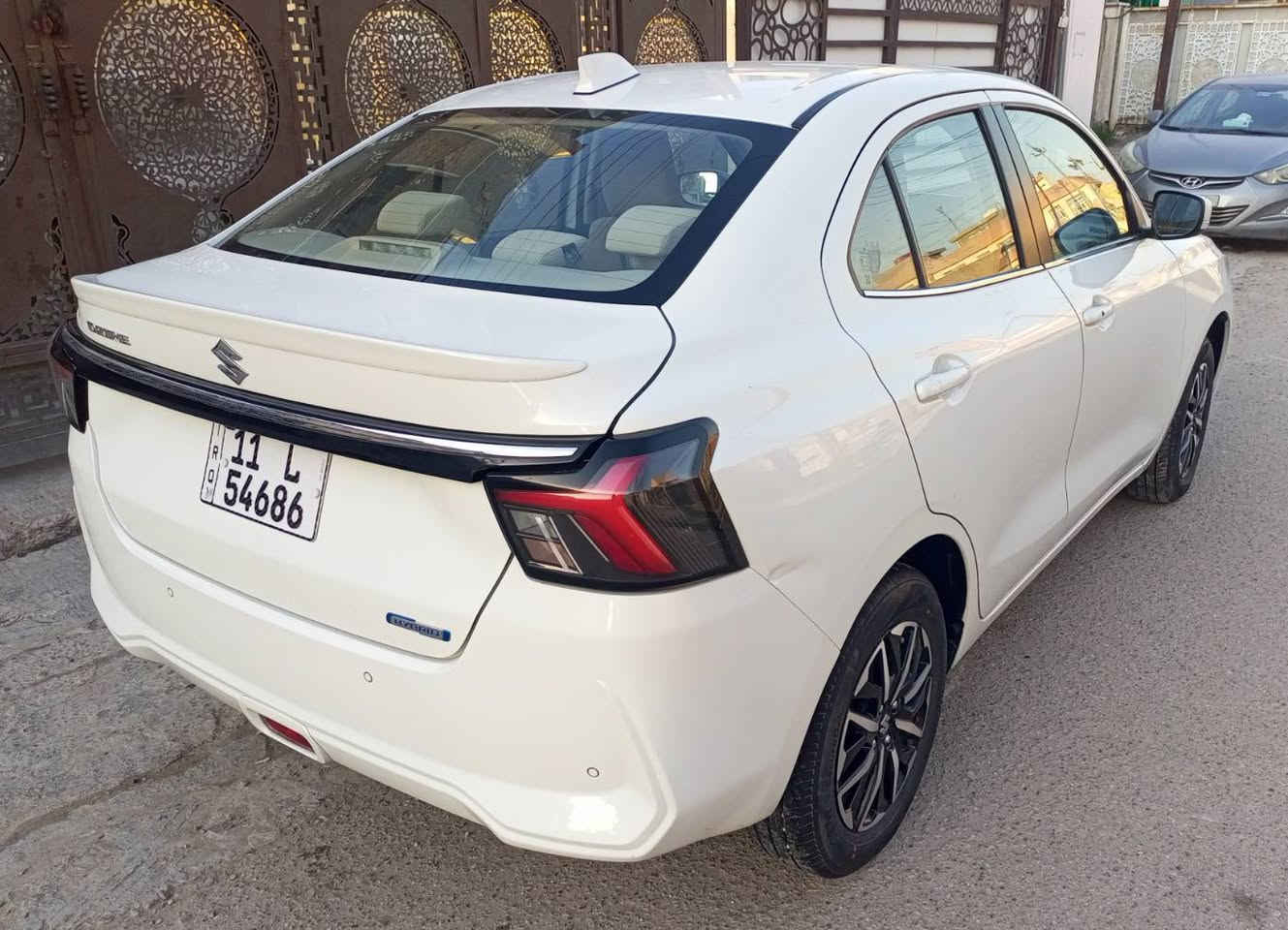 السلام عليكم 
سوزوكي دزاير هايبرد موديل 2025   ضمان ٥ سنوات او ١٠٠ الف كيلو مكفولة من كل شي فول مواصفات  
 بصمة
 مرايا كهرباء شفط
حساس خلفي
 كاميرا
 شاشة كار بلي 
 رادار ٣٦٠ درجة
 مانع انزلاق
 لايت الامامي ٦ عدسات زينون
 لد نهاري زينون
 بلوجكتور زينون
بك لايت لد
 تبريد شاشة
ماشيه16 الف 
السعر 113
بغداد حي الجهاد 
***********
