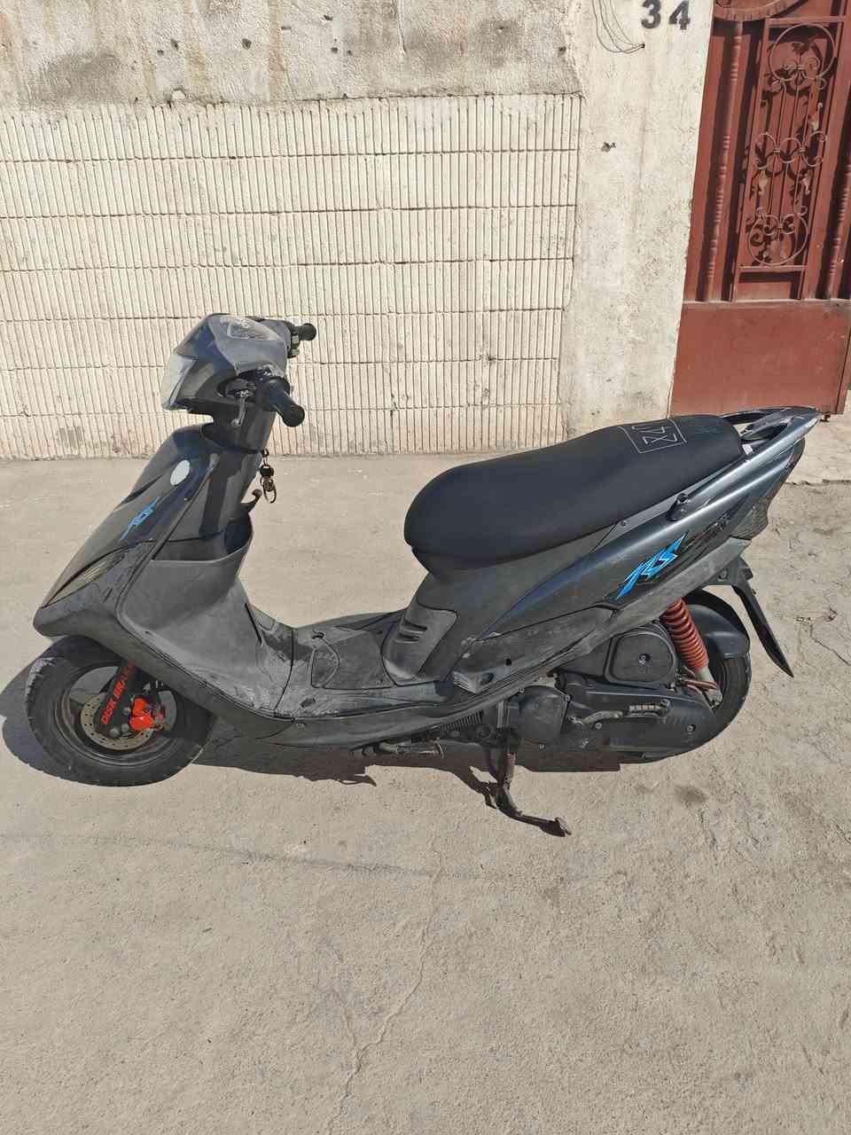 سلام عليكم ماكس عدله مكينه مكفوله صارلها شهر طالعه من الوكيل الدراجه ختم واحد والصالنصه البلاديه موجوده السعر مليون 
ميسان دور الكليه


**إذا كنت صاحب هذا الإعلان وتريد حذفه لأي سبب، رجاءا أرسل رسالة إلى الدعم الفني**