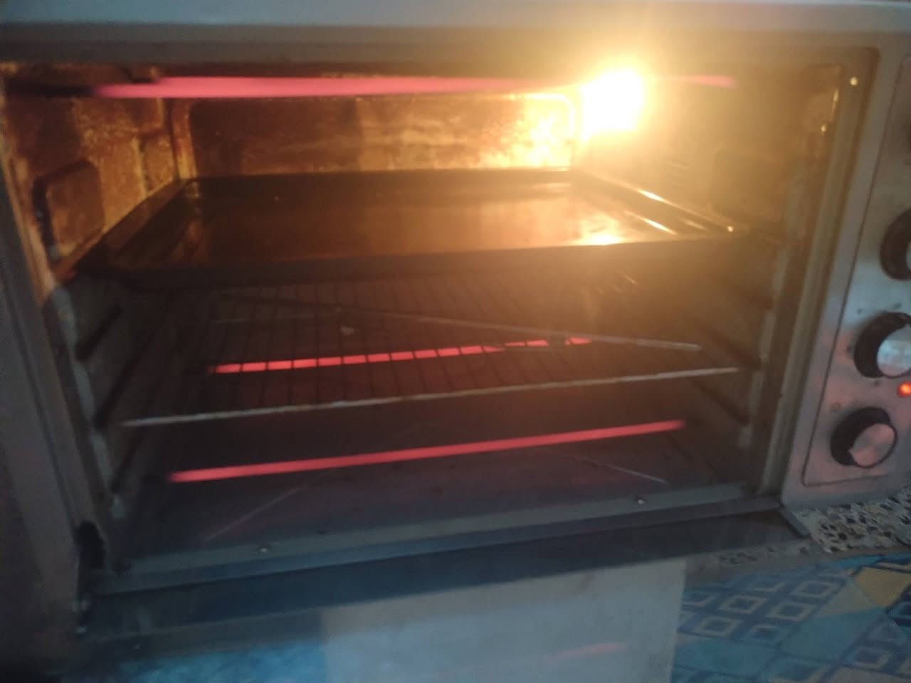 اوفن للبيع شغال على الفحص حجم جبير كلش السعر ٦٠الرقم ***********
