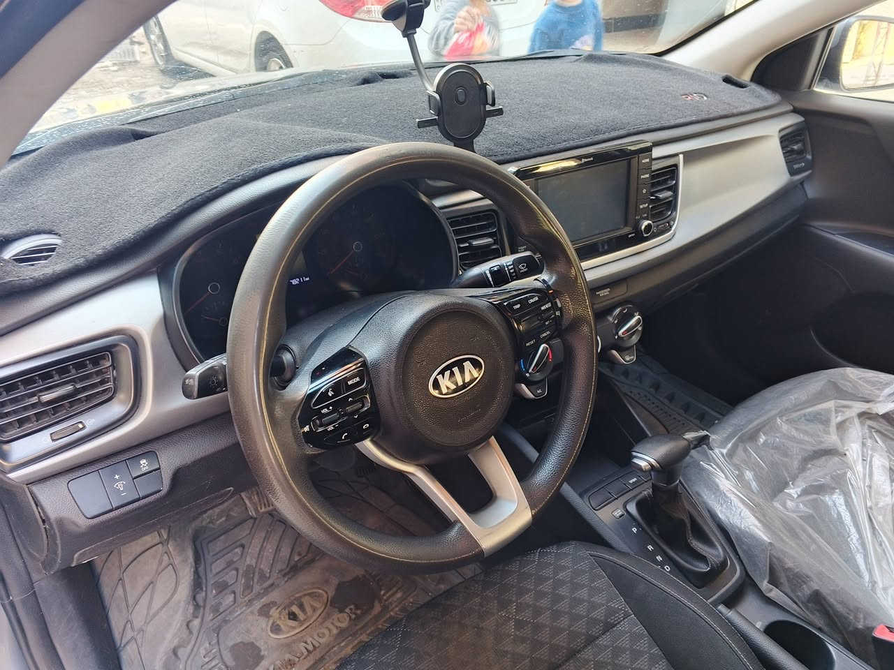 السلام عليكم كيا ريو 2020 جاهزه 1600 دوش دبل نوزل 3 انظمه قياده اوتماتيك وعادي وسبورت 8نمر تحكم ستيرن جهتين ماشيه 78 الف ميل فئه S حادثها بلمنشور بنيد مبدل بدون شواصي رقم بغداد دولي باسمي سعرها 96 بي مجال للطيبين مكاني بغداد الوشاش قرب المنصور ***********
