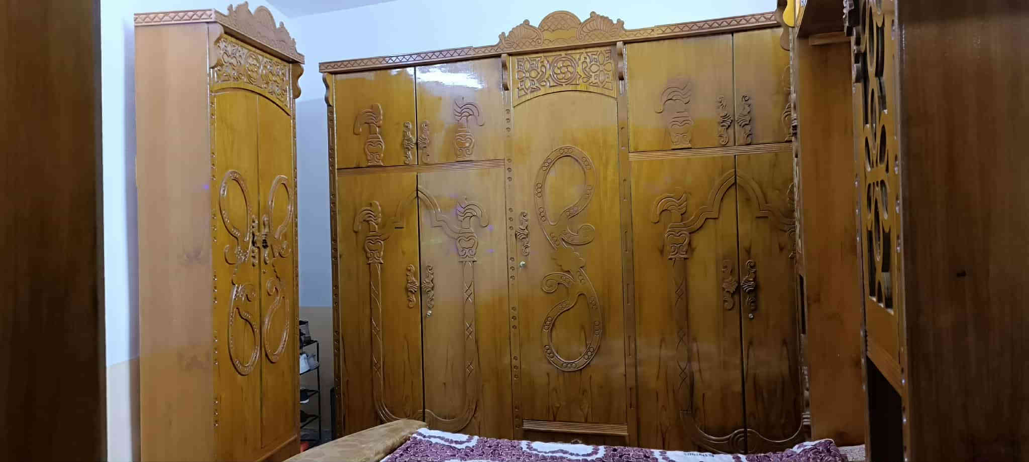 غرفة نوم نظيفه حيل بعدها بنايلونها فصال شغل عراقي خشب رقم 1مع دوشك سعر 900شراي اتصل  علي رقم غير متواجد ع فيس ***********
