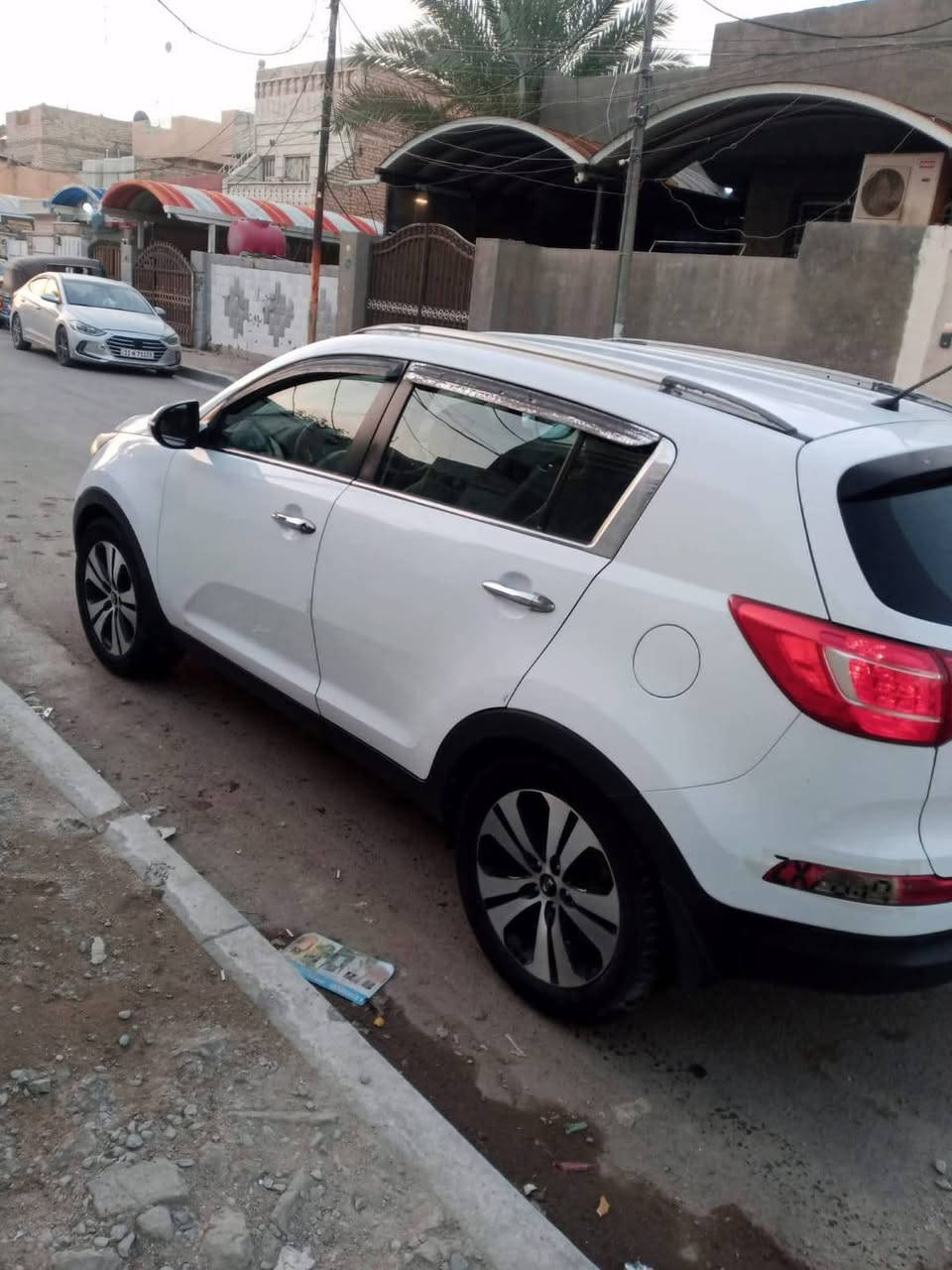 سبورتج خليجي 2014 بيها حادث ومصلح تبديل بنيد ودعاميه اماميه حادثها بسيط وبيها بارد باب السايق
كد شبر مع بارد في قبق الجنطه السيارةحلوة  السعر 130$
هاتف ***********
