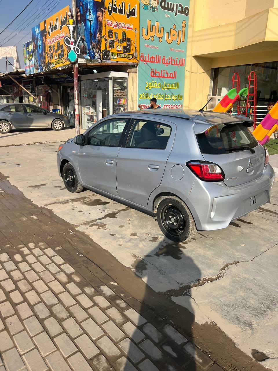 السلام عليكم 
مسيوبيشي ميراج موديل 2024
حادثها باب و جاملغ جهت السايق تبدلن اصلي  و حافت البنيد من جهت السايق نصبغت صور الحادث موجوده دخول جديد السياره زيرو ماشيه ٧ الاف رقم فحص باسمي
شاشه جبيره
تحكم ستيرن
سنتر لوك
شاشه قرائة اعطال

السعر ٨٥   
مكان السياره بالحله حي الزهراء
*********** حلة, بابل
