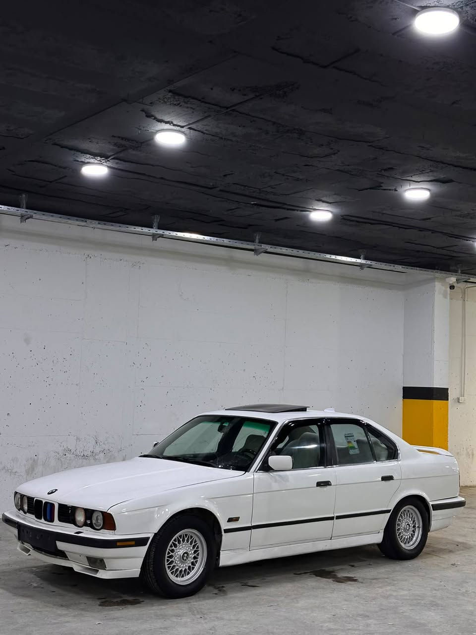 Bmw525 موديل 92ئارمي پلاستيك سليماني مه كينه كه پس گير تو ما تيك  چوار جام كاره با 6كه له ئاوينه گوي به رخ  گشت گياني به شه رت  گو رينه وه يش ئه كه م له سه ر دل گرتن ژ.م*********** كالار, السليمانية
