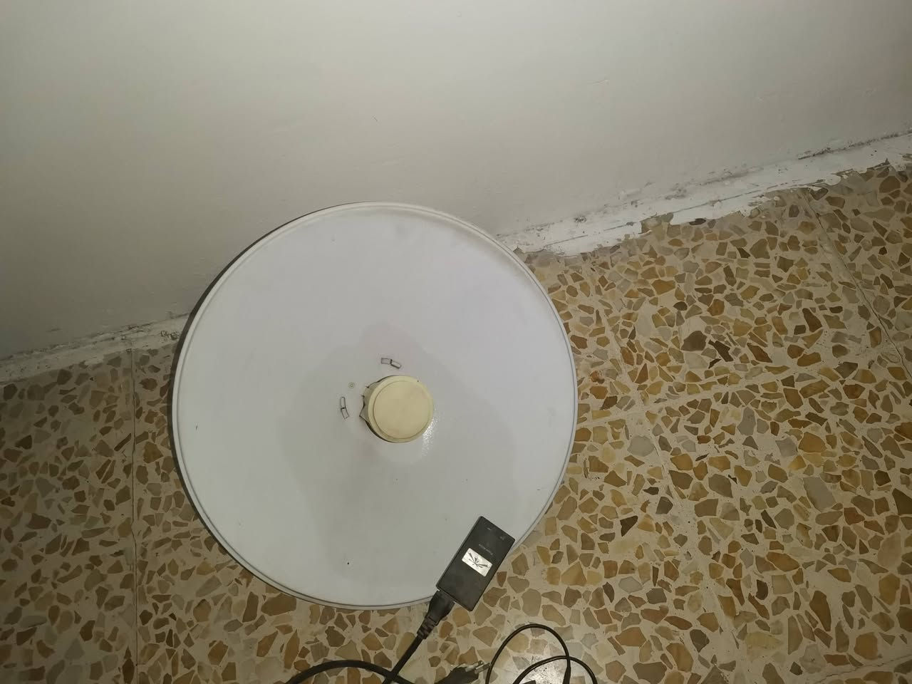السلام عليكم برج اخو جديد ماداخل تصليح مل بيت وكنفيره الواحد ٧٥ الف ليردهم يتصل ***********
