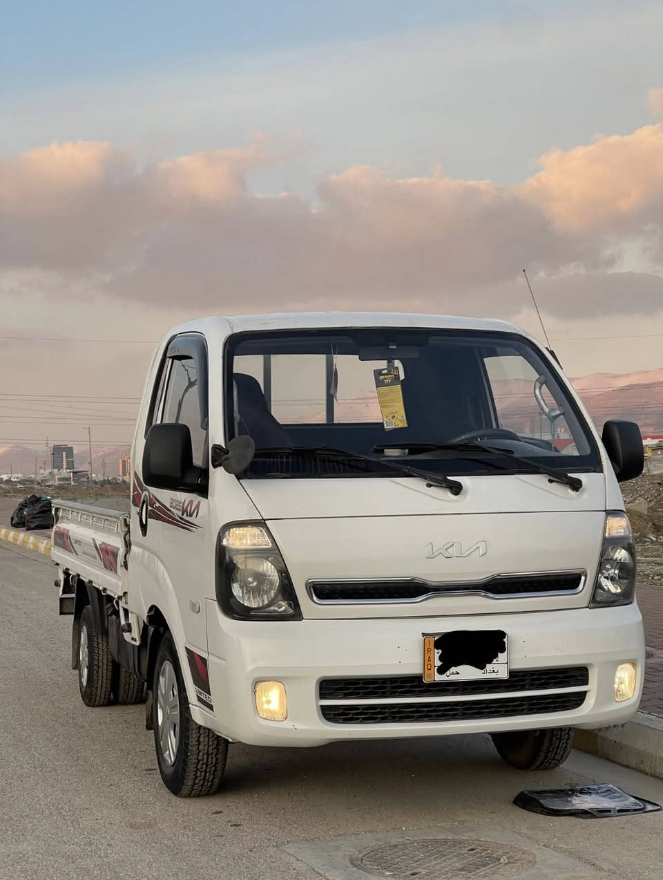 سەرەتا بەناوی خوای گەورە
کیای 3000 ی ئینجیکتەر ی مەکینە ڕەش مۆدێلی 2005 گێڕ تۆماتیک  بەشەرتی یەک بڕاوە و گێڕو مەکینەو عەکسل 6 تایەی لۆکی لەژێرایە بوغار و دوکەڵی نیە هیچ لە سلێمانی ***********
