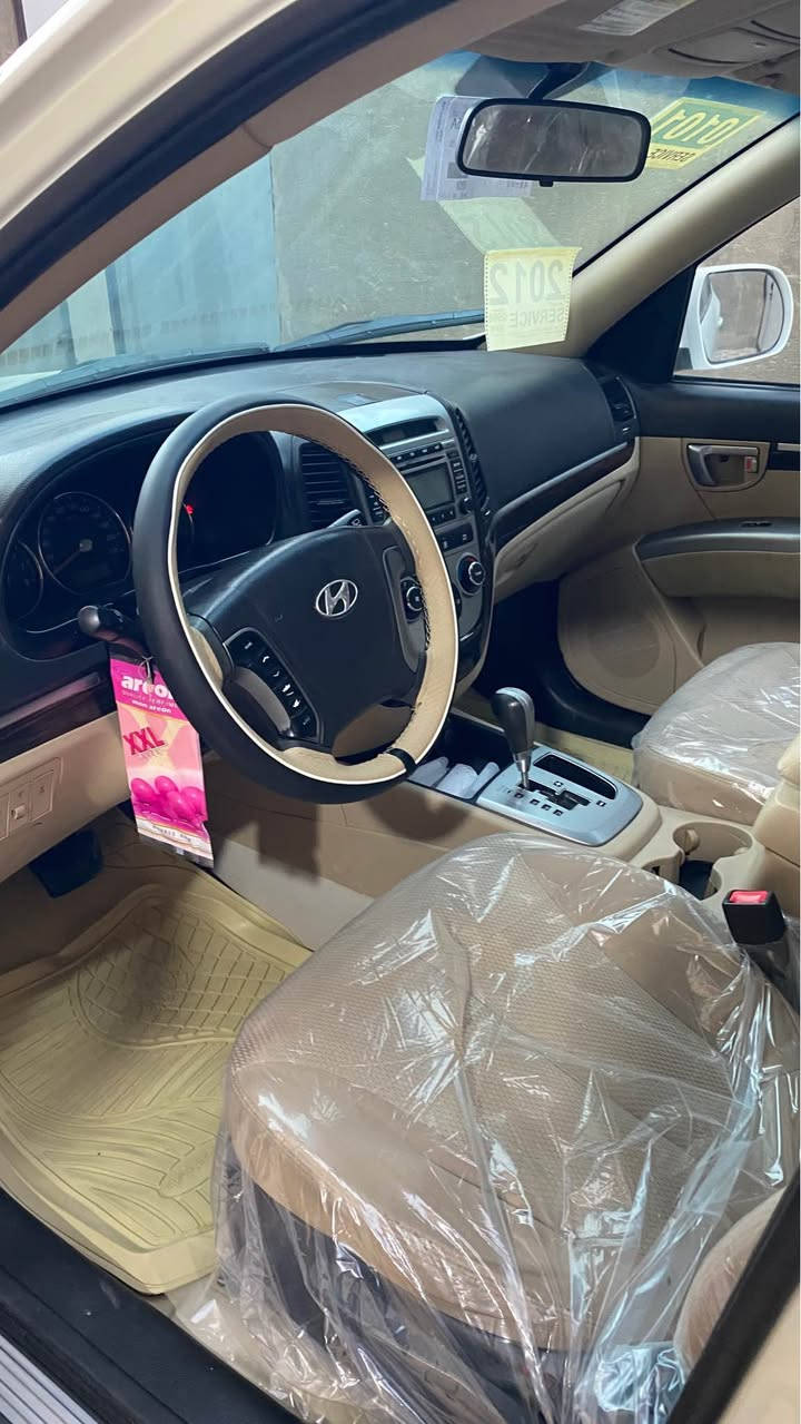 سنتافيا للبيع موديل 2012 رقم بصره بسمي 7 راكب 
اتصل *********** محرك 6 سلندر مكفول من الفتح ومن الصوت والتنقيص والتبخير حداديه صار 15 من نافضها كلها تبريد تدفئه كله شقال تخم تاير السياره كفاله من الضربه والصبغ والبارد والتبديل والسعر 165 العنوان بصره البصرة, العراق
