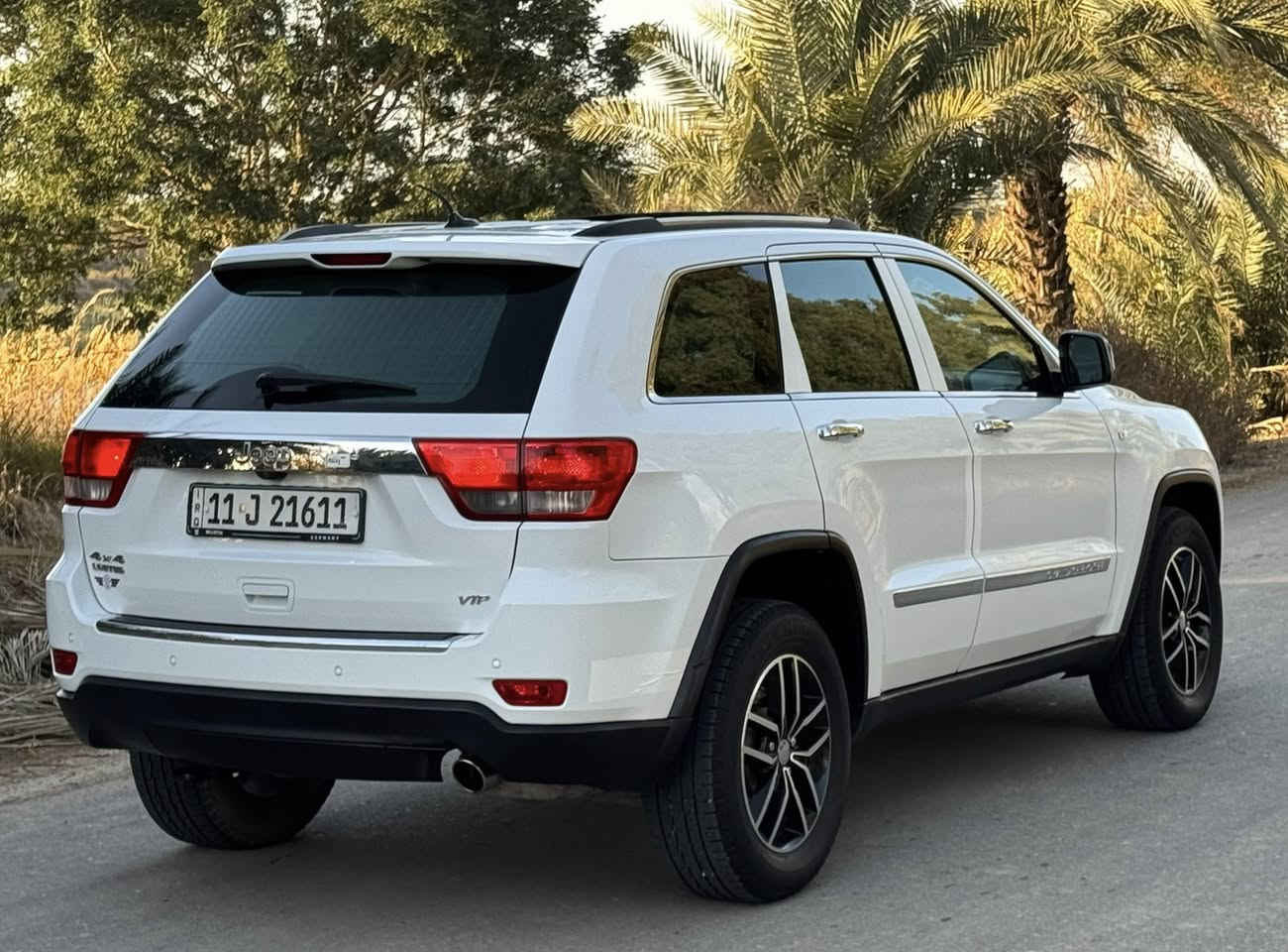 جيب كراند شيروكي LlMlTED خليجي  2013 وكالة .
‏
4x4  فول موصفات  1/1 رقم بغداد
 
السيارة كفالة عامة حتى الدعاميات ع وضع الشركة.
ما عدا كارت تكحيل وبارد كد شبر مثل ما موضح بالمنشور الباقي كفاله عامة..

حجم المحرك : 6سلندر 3600  
ماوس وضعيات قياده الفور ويل 
* بانوراما
* ⁠تشغيل عن بعد
*غرفه السياره عسلي 
*بصمه دخول ذكي
*صندوق كهربائي 
*شاشه قلاب 
*كشنات الاماميه كهربائي 
*خزن وضع المقاعد والستيرن 
*ويل حجم  18
*هوك امامي خلفي
* كاميرا خلفية 
* حساسات خلفية وامامية 
* مرايا متحركه عند الرجوع للخلف  
*تعتيم مريا 
*ستيرن كهربائي متحرك  
* كشنات تدفئة امامي وخلفي 
* كشنات امامي تبريد 
* ستيرن تدفئة   
*  لايت زنون
*زراك لايت
* سستم صوت ٩ سماعات دمام خلفي   
* تحكمات ستيرن فول
* تدفئة مرايا جانبيه
* ⁠سيارة جديدة بالحقيقة بعد احلى من الصور.
رقم الهاتف:

‭0771 434 3139‬

‭0772 271 6162‬
