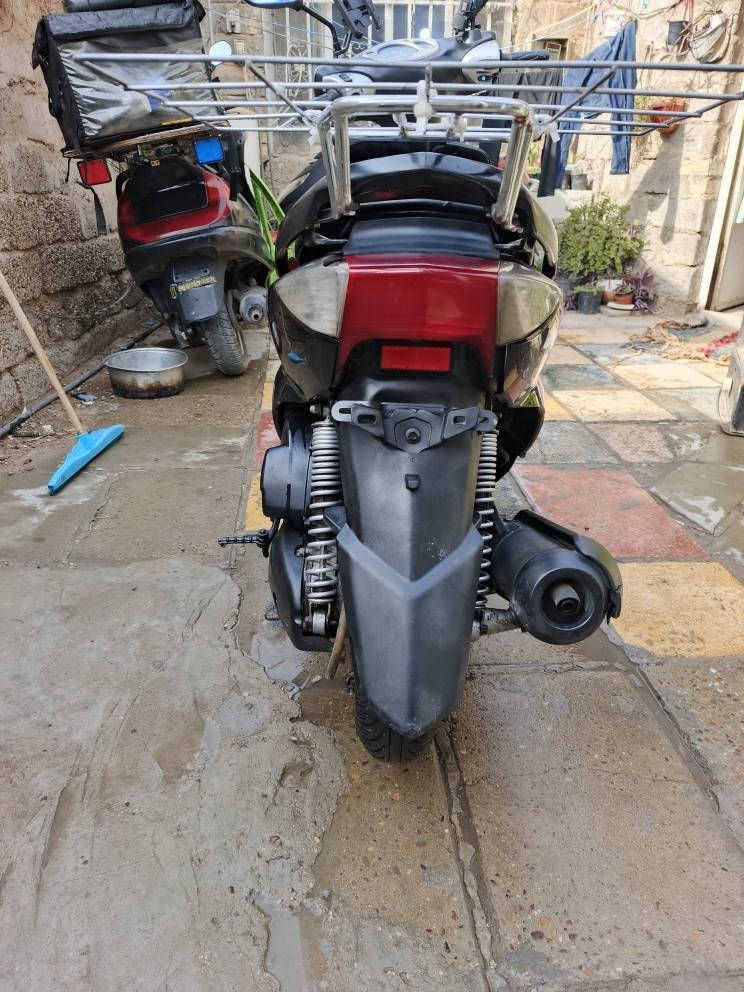 سلامة عليكم
دراجه سكنس نثيه البيع دراجه نضيفه وناعمة وكاملة بيها نواقص خفيفة  مثل ما بين بل صوره يحتج له  تاير امامي 
سعره 700 و بيه مجال ال شراي 
تواصل *********** بغداد, العراق
