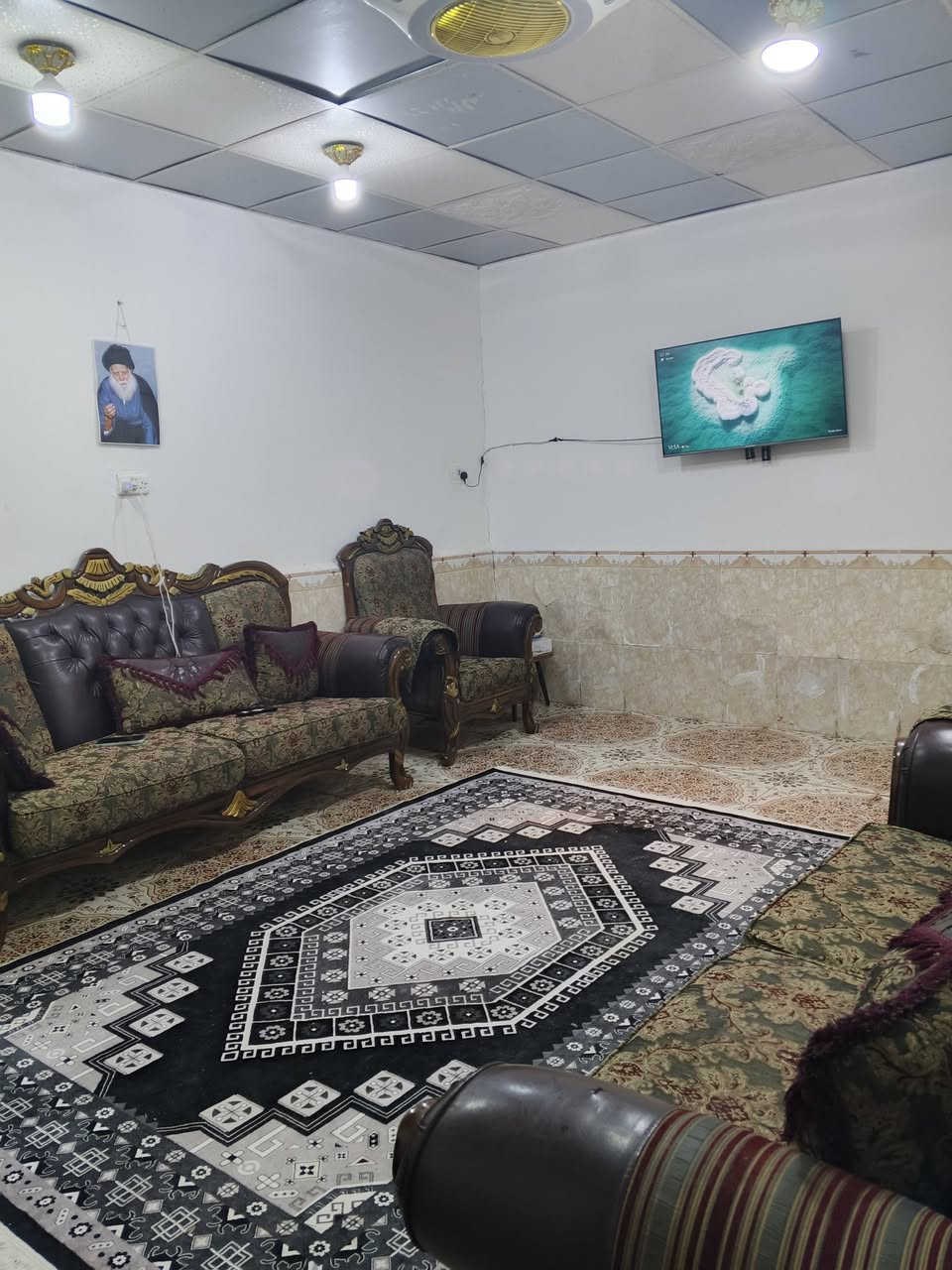 بيت زراعي للبيع في أم الصافير 150 غرفتين وصاله ومطبخ وحمام داخلي وبراني وتوليت خارجية لتواصل اتصل على  الرقم التالي *********** شارع الحسينيه الامام الرظا بناء بلوك السعر مناسب مجاري ماء كهرباء انترنيت ظوئي

