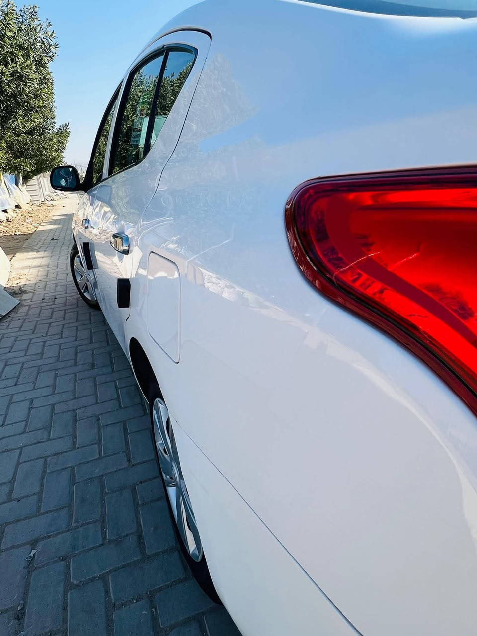 سلام عليكم 
للبيع او مراوس حسب القناعه ✅
سني هندي بليته زركه 🔵
#السياره خير من الله مكفوله 
من الصبغ بيها بارد السونار 📃
مرفق ويا الصور 👍✅

🩸رقم بغداد إنكليزي 
هزه جديده 👍
سنويه باأسمي تحويل مباشر ✅
---------------------------------------
# السياره نضام بصمه 🔑✅
نضام تشغيل عن بعد ✅
بيها بصمتين 🔑👍✅
---------------------------------------
موديل 2020 ✅

 ماشيه  87 km  ✅

السعرر  112💵💵 بيهه مجال بسيط 

السياره جاهزه صدر كير مفتوح
كيس مبدل دهن كير جديد فقط ✅
محرك مكفوول ✅ 
تخم تاير جديد السياره جاهزه ✅👍

شاشه كامره حساسات خلفيه بلاد
☎️الاستفسار 
***********
*********** وات ساب 
-----------------------------------
📍بغداد الدوره حي اسيا 

تحياتي .... للجميع   
حياكم الله 🤍                                                     🎗️🥇
