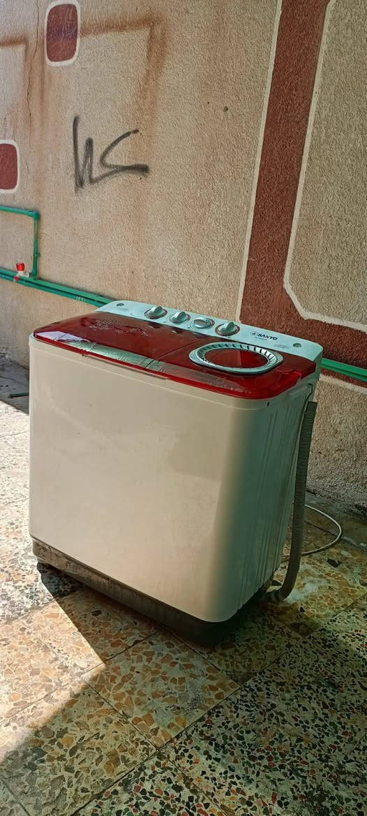 غساله للبيع شغاله اختي الجديد السعر 60 العنوان بصره حيانيه دور الشرطه رقم الهاتف***********
