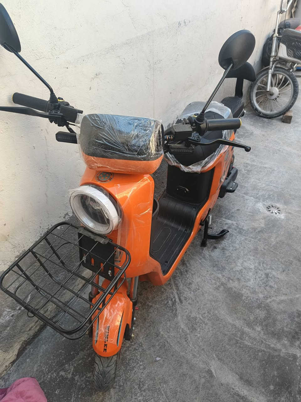 سلام عليكم دراجه زيرو هسه آخذة من الشركه الله شاهد فوكاي الحجي ميعرفله وكلي بيعه كلشي مابيه زيرو ما ماشيه اصلن اربعه كير ٥ باتري العنوان بغداد البياع السعر نفسه والله ممزيد 650 محاسب لا كراوي ولا شي شوفه وتدلل الرقم ***********
