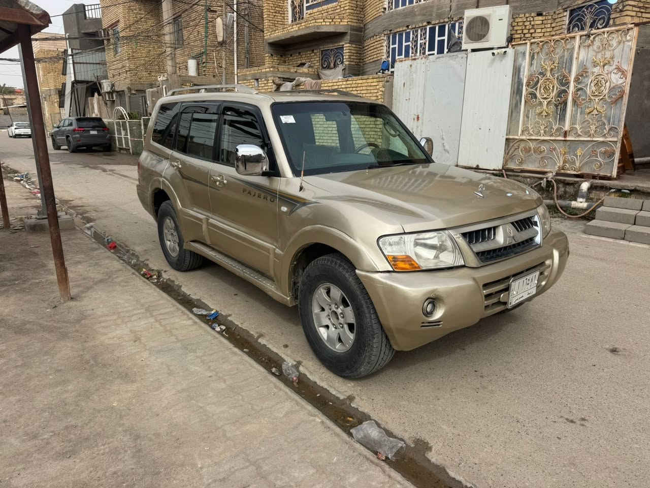 باجيور ٢٠٠٢ مصبوغه سياره حلو كلشي شقال بيها مكينه ٣٠٠٠ نقل جثه سياره حلو *********** هاذ راعيها )
