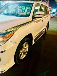 لاندگروزر موديل  14   رقم بغداد  6 سلندر تحويل مباشر باأسمي السيارة اب...