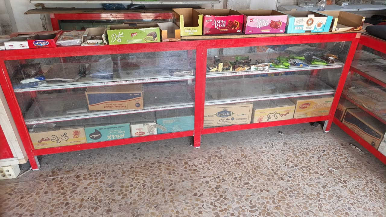 السلام عليكم جميعاً
عارضات عدد ٣ للبيع
عارضة الموطة سعرها ٢٥٠ 
العارضة الكبيرة سعرها ٢٥٠
العارضة الصغيرة ١٥٠
كاونترات الألمنيوم عارض حلويات عدد ٣ مع سلات جبس عدد ٥ 
السعر ١٠٠ ألف 
كما في الصور ادناه 
الموقع الأمين 
للاستفسار ***********
ملاحظة جميع العارضات شغلات وخير من الله

