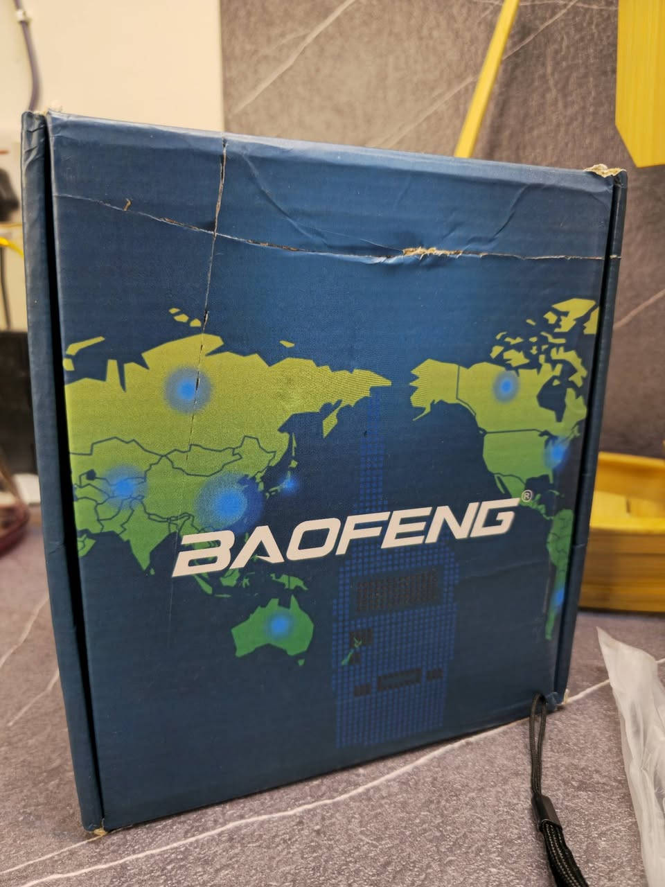 مزاد أعلى سعر ابيع 

جهاز الاتصال اللاسلكي Baofeng UV-5R، وهو جهاز إرسال واستقبال محمول يتميز بالتالي:
نطاقات التردد: يعمل على نطاقات VHF (136-174 ميجاهرتز) و UHF (400-520 ميجاهرتز) للإرسال والاستقبال، بالإضافة إلى استقبال راديو FM التجاري (65-108 ميجاهرتز). 
الطاقة: تبلغ قدرته الإخراجية 4 واط أو 1 واط قابلة للبرمجة. 
القنوات: يحتوي على 128 قناة ذاكرة قابلة للبرمجة. 
المميزات: يتميز بخاصية المراقبة المزدوجة (Dual watch) وحفظ البطارية وقفل لوحة المفاتيح

للاستفسار، يرجى التواصل عبر الاتصال أو الواتساب على الرقم ***********.
