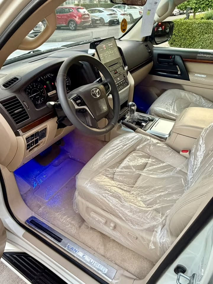 Land cruiser GXR  2018    V8  73,000 km‏
( واید ئیدیدشن )

‎لاندكروزر 2018  ساز باب أول وايديشن  بشرط فحس شريكة 
‏‎ملاحظە : الاخوان رجائن بس بیع نقد بدون مراوس📌
أخت زيرو بل كارتون 📦📦
‏‎لاندکروزر 2018  SAS 
‏‎💎محرک 8 سلندر 
‏‎⌛️ماشي 73,000 ألف
‏‎💎 بسمطين  +سماعة بيلادي +فرشات بيلادي مجوود 
☎️***********                        465$

‎‏‎💎 مكفولة كفالة عامة من الدعامية إلى الدعامية
‏‎ 💎 بدون صبخ .بدون بارد  ،بدون رصعات ،بدون حتى شخط
‏‎دعاميات هم بدون صبغ ،رمل مابي ،لحية بدون صبخ ..بقية كلها بشرط

‏‎🧬فول فول مواصفات
‏‎شاشة كبير لمس 5 كاميرا حاسة رادارات
‏‎كاميرات 3 شاشات سيلاد فتحة سقف 
‏‎كشن جلد كشن كاراباي شحن موبایل  8 اريباك تبريد مركزية
‏‎بصمة تشغيل عن بعد باب جاك سلاجة ليد زينون 
‏‎تحكمات ستيرن دبل فوليوم فورويل هوك
‏‎سيارة بها 2 بصمة من شركة جديد جدأ 
‏‎سيـارة عل نظافتها احسبها صفر زيرو

💎 تخم تاير دنلوب الاصلي

‏‎ 💎محرك كير بشرط مامفتوح
‏‎سيارة حيل نظيفة كلشي عل بلاد لوك
‏‎سنوية زنكة كلشي جديد مدفوع لـ2031
‏‎باسمي السنوية بشرط تحويل و خرامة 
‏‎سيارة مابيـها دينار مصرف كامل من كل نواحي

‎‏‎♻️نفسي يوم /تحويل و وكالة حاظر
‏‎📍مكانك /داخل سليماني
☎️***********
