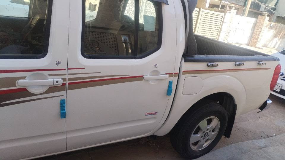 نيسان نيفاره ٢٠١٢ رقم بغداد انكليزي باسمي محرك بلادي لاتبخير ولا تنقيص نضيف جدا كير اوتماتيك تخم تاير صدر امامي وخلفي كهرباءيات تبريد ثلج مصبوغه عام مجفيه جفيه بسبطه ومعمره السعر ٨٥ بيها مجال كامره  شاشه كبيره  مكاني بغداد
***********
*********** بغداد, العراق
