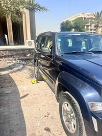 جيب لبرتي 2008 مصبوغه عام للجماليه حادثها جاملغ وباب السايق واعندي صور...