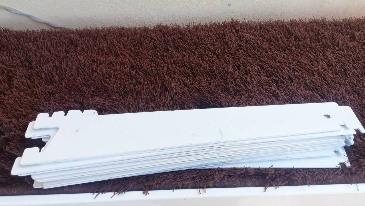 السلام عليكم يوجد رفوف محل حديد للبيع
رقم الهاتف  ***********
