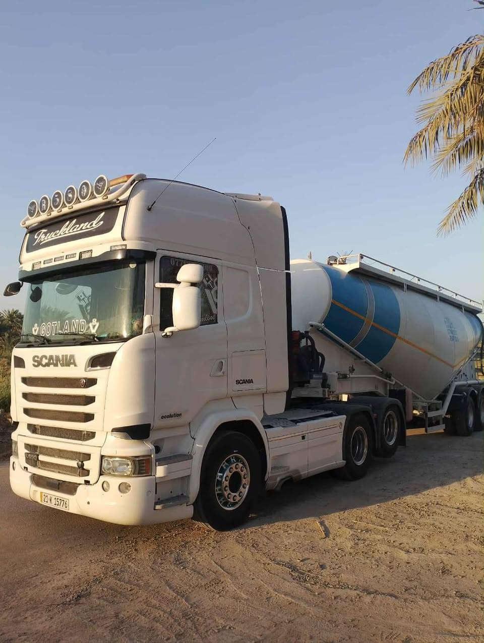 سكانيا للبيع موديل 16 مكينه 580 بطل 24 سياره جديده وجاهزه باسمي امدور ثاني يوم تخهم تاير باج بطن بلادي ريتايدر اوفن ثلاجه دبل مناميه كاميرا حساس مكان بابل استفسار *********** 
***********
