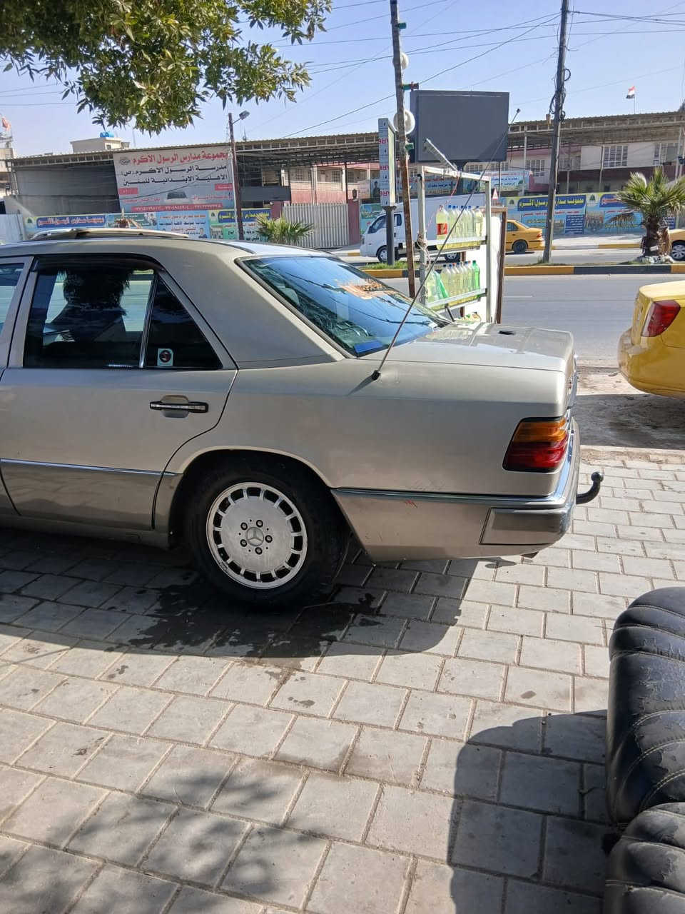 سلام عليكم مارسيدس دب موديل 91 رقم بغداد جديد مكينه 3000 قواعد دبل سليمه صدر جديد تبريد شغال جام كهرباء فتحه سلايت دواخل جديده تخم تاير سياره جاهزه من كلشي سعرها 63 وبيها مجال قليل مكاني بغداد حي البنوك ***********
