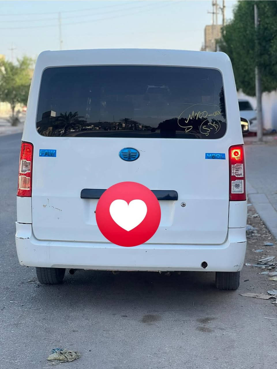 السلام عليكم للبيع فاو الخفشه موديل 2015 رقم بغداد مكفوله من الصبغ والتبديل بيهه طخات فقط عل بارد يرجعن بسيطات السياره محور گير ومكينه ياباني تبريد شغال خير من الله السياره السعر ٤٥ وبيهه مجال اتصال ***********
