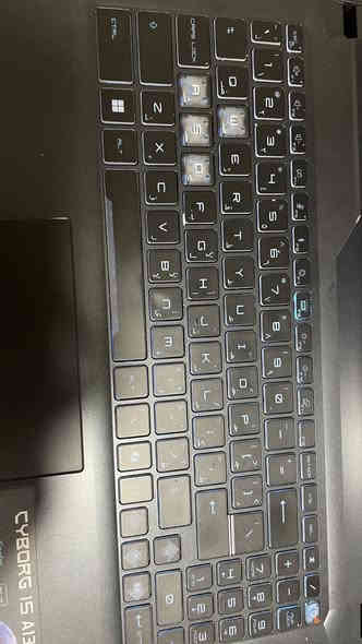 Name: MSI CYBORG 15 A13V
CPU: Intel core i7 13620h
GPU: Nvidia RTX 4060 
SSD: Lexar 1T SSD NVME
RAM: 16 GB DDR4
SCREEN: 144 Hz 
 مستعمل قليل  نضافة الشاصي كلش حلوة ونضيفة بس انطش ببسي على الكيبورد 
صار الكيبورد ستكي 
 
السماعات على غفلة  طفت مادري شنو السبب يمكن تعريفات ماكو مال سماعة 
 السعر ١.٢٥٠.٠٠٠
وهية صارت علية ب ١.٨٠.٠٠٠٠

للتواصل على الوتساب 
***********
