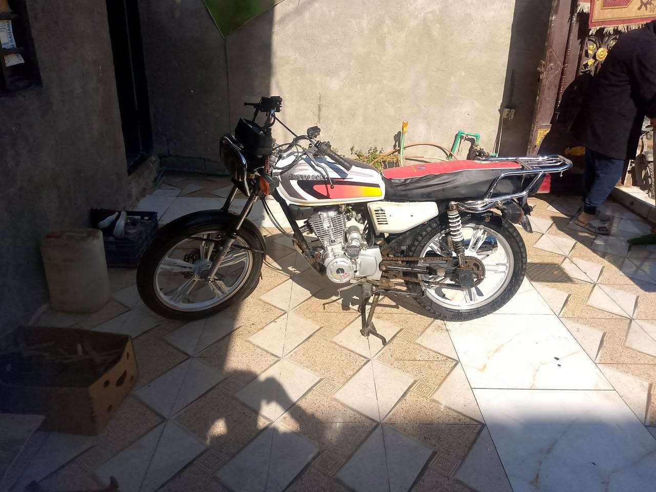 يا الله  سلام عليكم دراجه سيفان 21 طالعه بل 23دراجه فول نضافه اوراق سكنر من الشركه دراجه نكره سلف كهربائيات كله شغاله  او حلوه خير من الله  يحتاجله لا ستيك ولف فقط بلفين دينار مكاني كربلاء البراهميه قرب سيطره البراهميه سعر 400اوبيه مجال قليل شراي اتصل ***********
