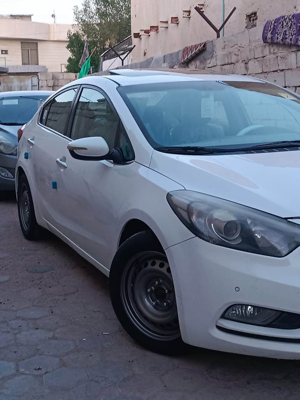 كيا سيراتو خليجي فول مواصفات كلش للخير 
مكفوله صبغ ضربه تبديل فقط بارد 
سياره بصره شرط تحويل سنويه ٢٠٢٨
سعر ١١٥ 
*********** البصرة, العراق
