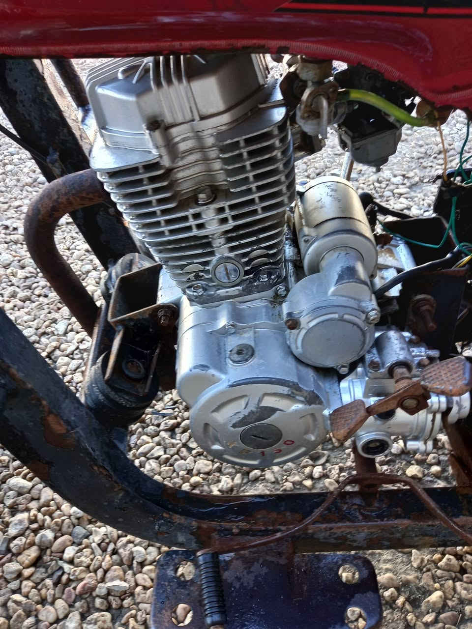 للبيع ام تي ار
موديل ١٣ مكينه جمره ونضيفه لاتنقيص لاتبخير 
تواير جديده مكاني     حله ابو غرق 
سعرهه  ٥٠٠ وبيها مجال 
***********
