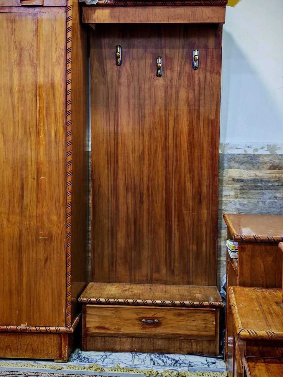 للبيع غرفة نوم كاملة مستعملة نضيفة
خشب عراقي ( ثقيل وليس خفيف ) يحتوى على 9 قطع العنوان بغداد الكاظمية المعرفة السعر واتس اب ***********
