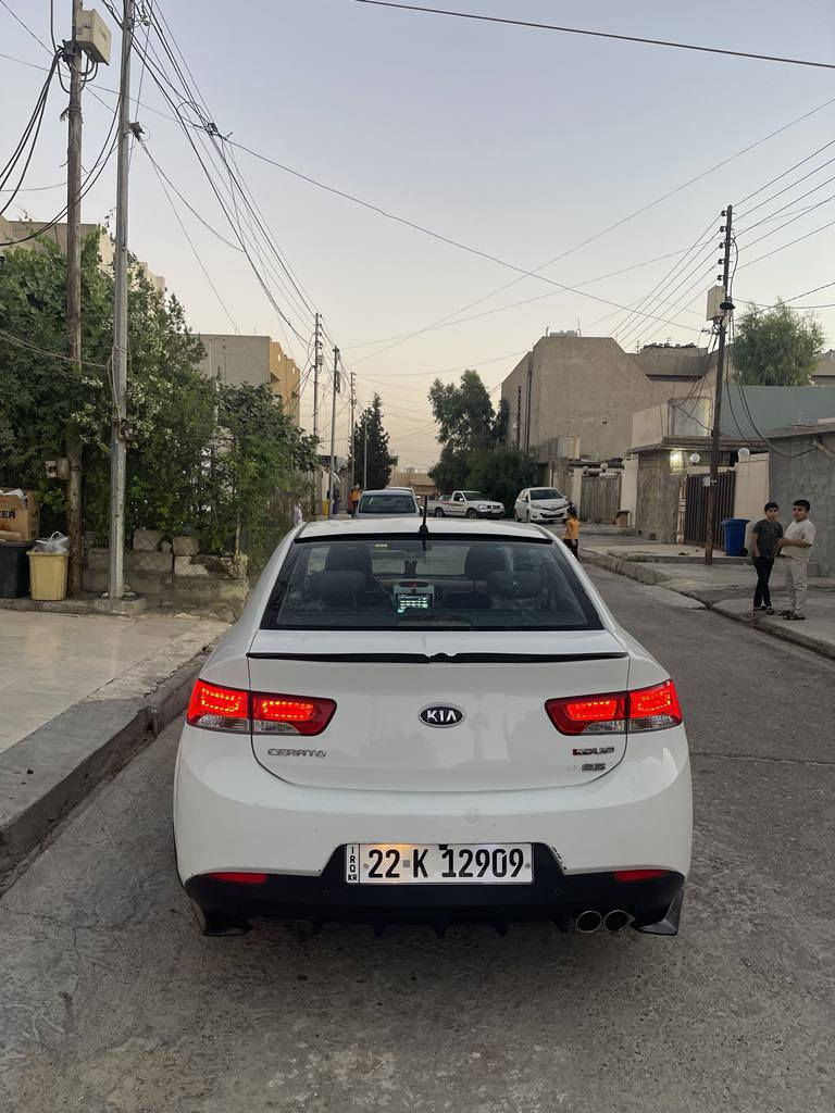 کیا سیڕاتۆ دودەرگا مۆدێل 2013 هیچی نیە تەنها 3 جێ ساردەکوت فول مواسەفات بەسمە کامیرە شاشە سەماعە لید کوشین جلد لایت لید ئاوێنە شەفت  گێر مەکینە تەبریت تەقەو رەقە بەشەرت هە موو شتی نوێیە سعری 102 مەجال *********** أربيل, العراق
