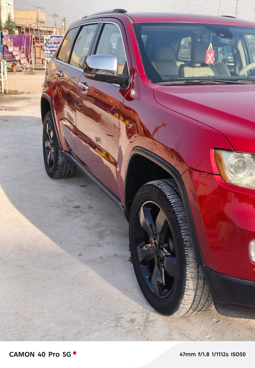 جيب للبيع ٢٠١١
فول مواصفات الأخير اعلى فئه 
محرك ٣٦٠٠ مكفول كير مكفول 
ماشيه ١٢٥ بيها قطعين كلير وحادثها جنطه وجاملغ ***********
*********** واتساب السعر ١٤٢ وبيها مجال بسيط تخم تاير قبل سبوع شاده سياره ربع ماناقصها جديده
