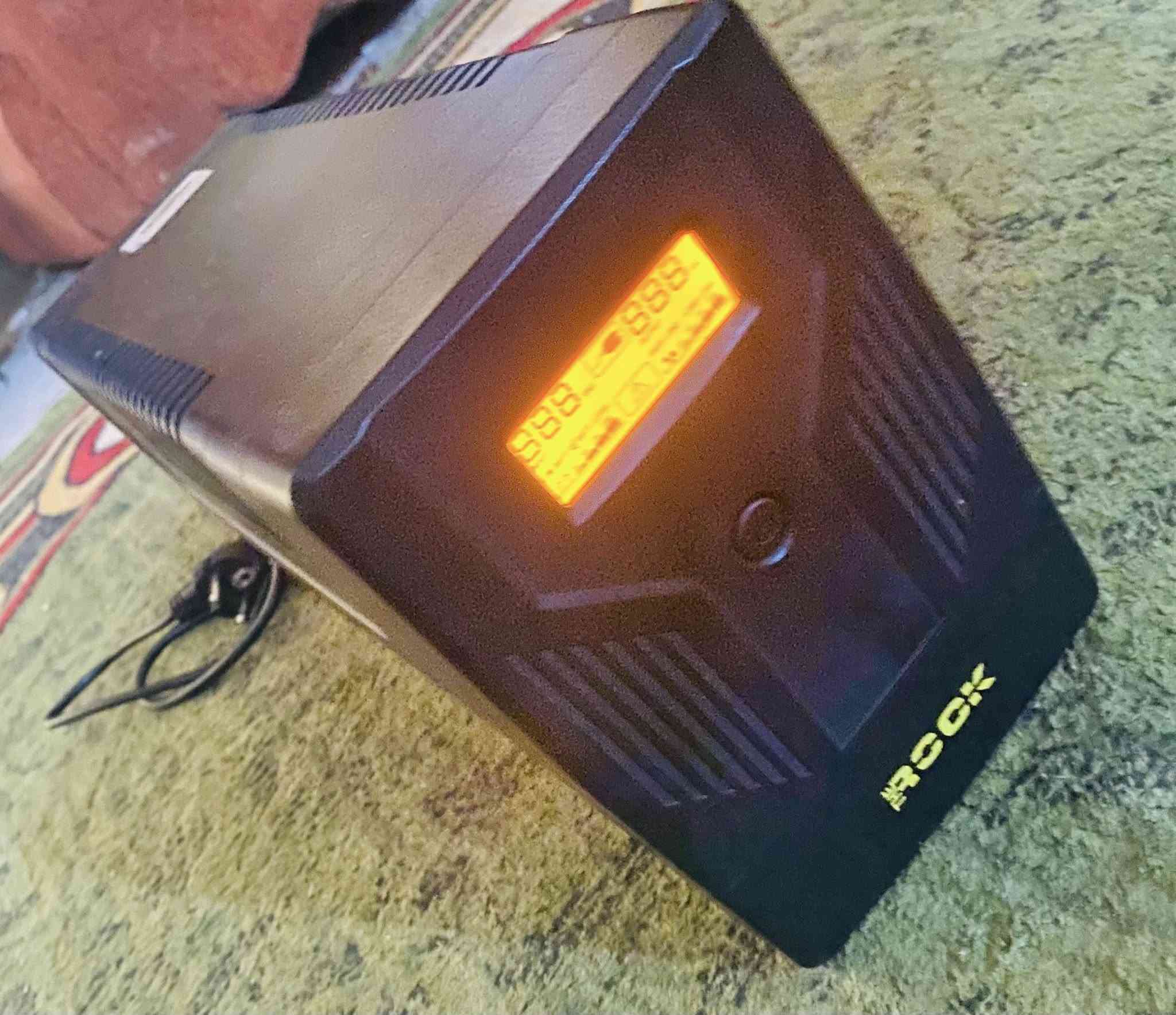 بلي 4 سلم اون لاين نضيف جدا
ذاكره 512
مع يو بي اس 1500 v
مع جوستكات ثنين 2 اصلي وتجاري

مع سبع اقراص قويه الضاهره بالصور 
ملاحظة جوست و الدن رنك و فيفا لغه عربية
ابيع شلع 

السعر  425 قفل 
مكان بغداد حي النصر 
***********
